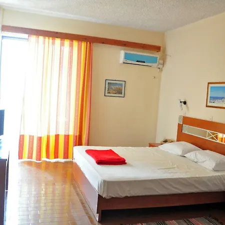 Mamouzelos Aparthotel