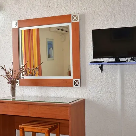 Aparthotel Mamouzelos 2*