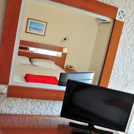 Aparthotel Mamouzelos